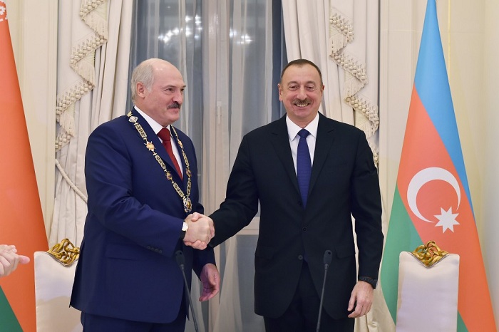 Ilham Aliyev appelle le président biélorusse